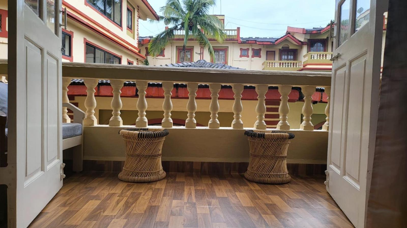 1Bhk Pool View Apartment - Candolim Resort Exteriör bild